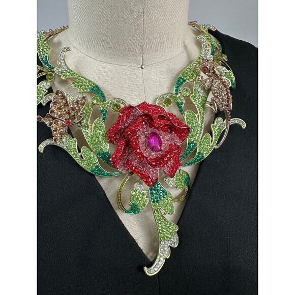 Stunning Runway Crystal Rose Necklace Lizard Butterfly Maybe Natasha - Picture 1 of 11